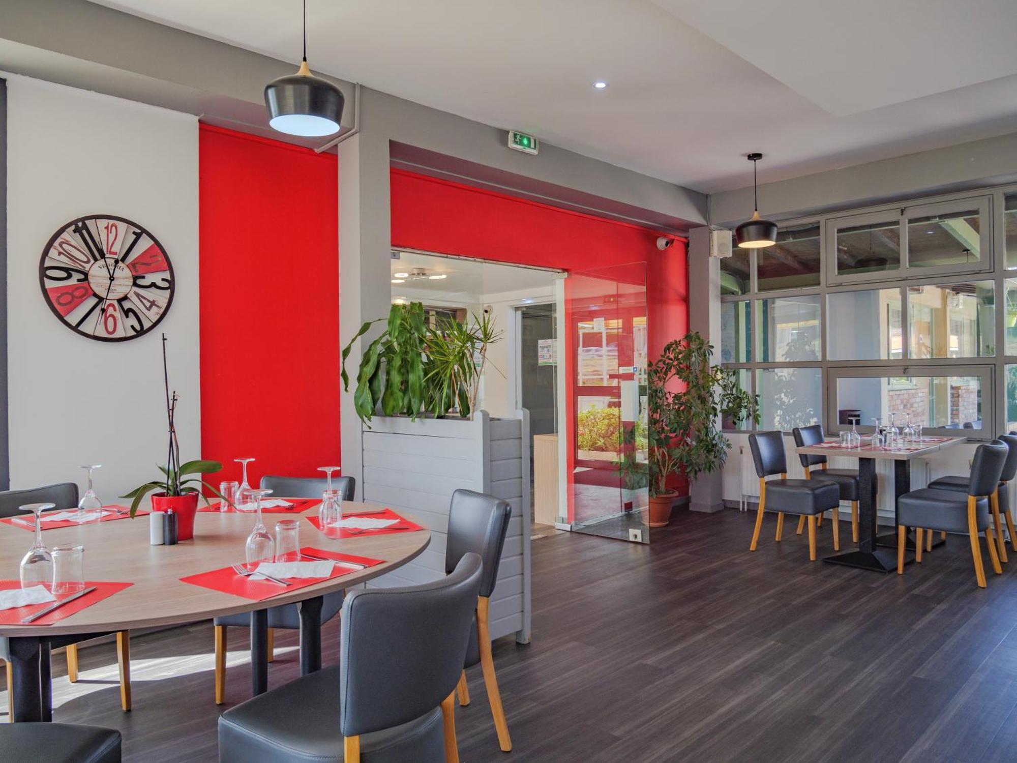 Hotel Restaurant Les Jardins D'Epone ภายนอก รูปภาพ