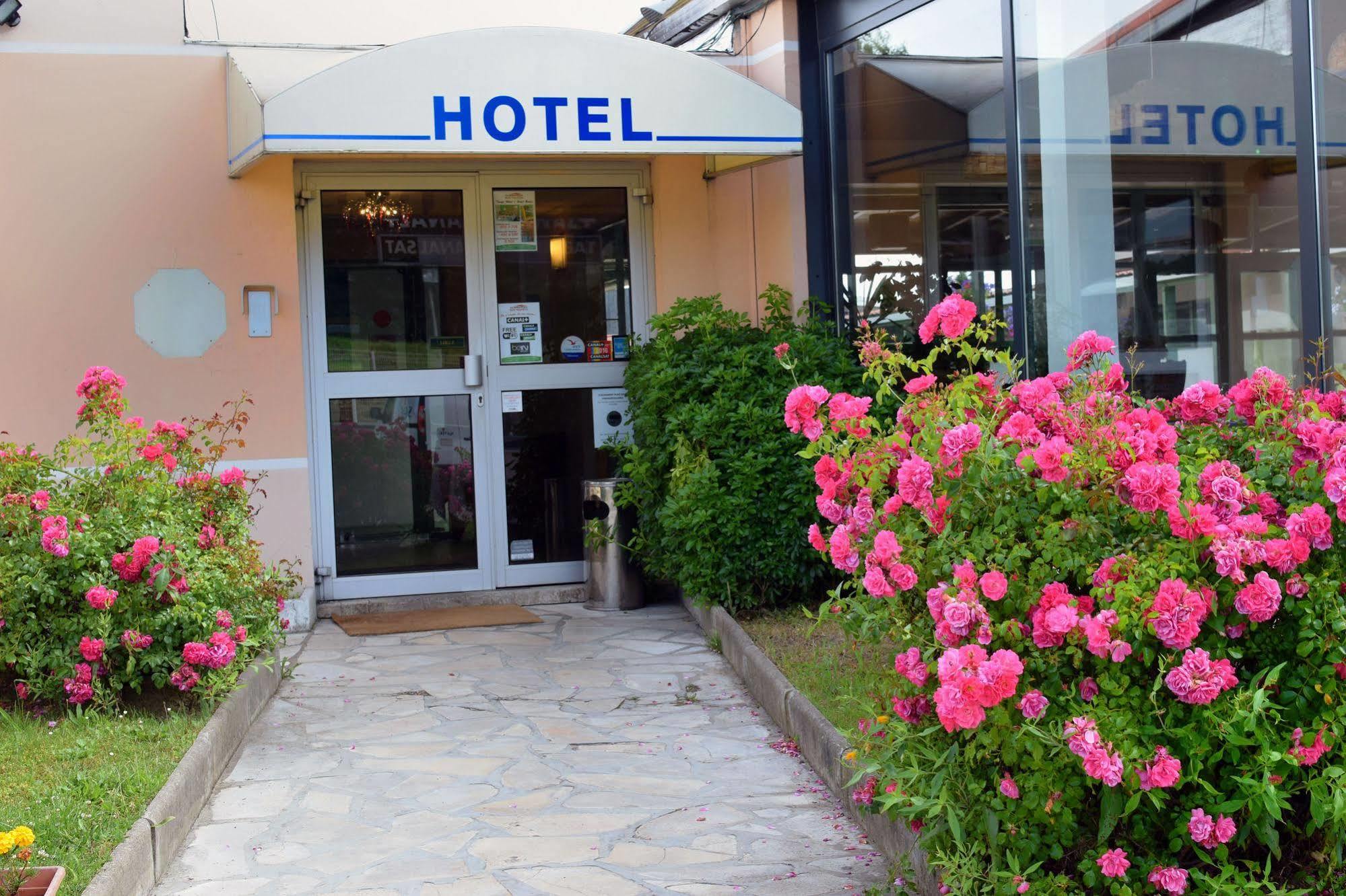 Hotel Restaurant Les Jardins D'Epone ภายนอก รูปภาพ